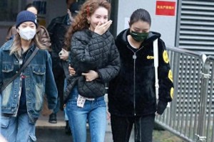 金晨秋冬街拍：增肥后少女感穿搭秘诀