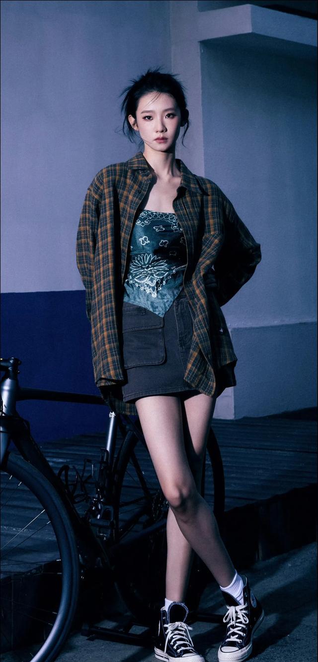张艺凡美女壁纸
